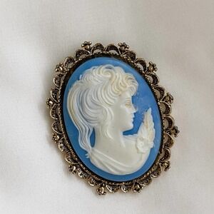 VTG Blue White Victorian Cameo Brooch